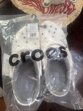 CROCS White Classic Clog with Grey Fuzz Lining